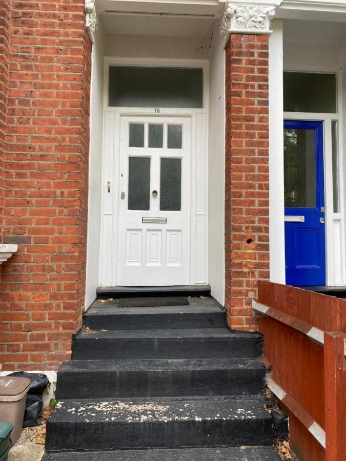 Cosy Flat In London Apartment Екстериор снимка